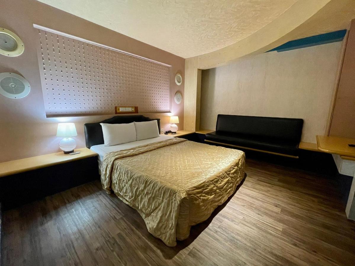 溫情自助旅店 Hotel Таоуан Екстериор снимка